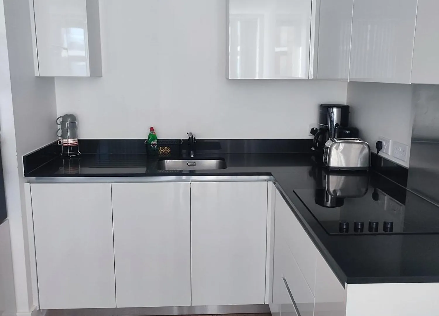 Lovely 1Bed Flat 10Mins To Canary Wharf & Parking London